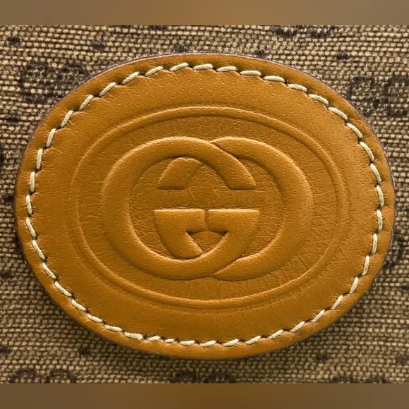 Authentic Gucci Micro GG Supreme Crossbody Bag - Picture 3 of 16